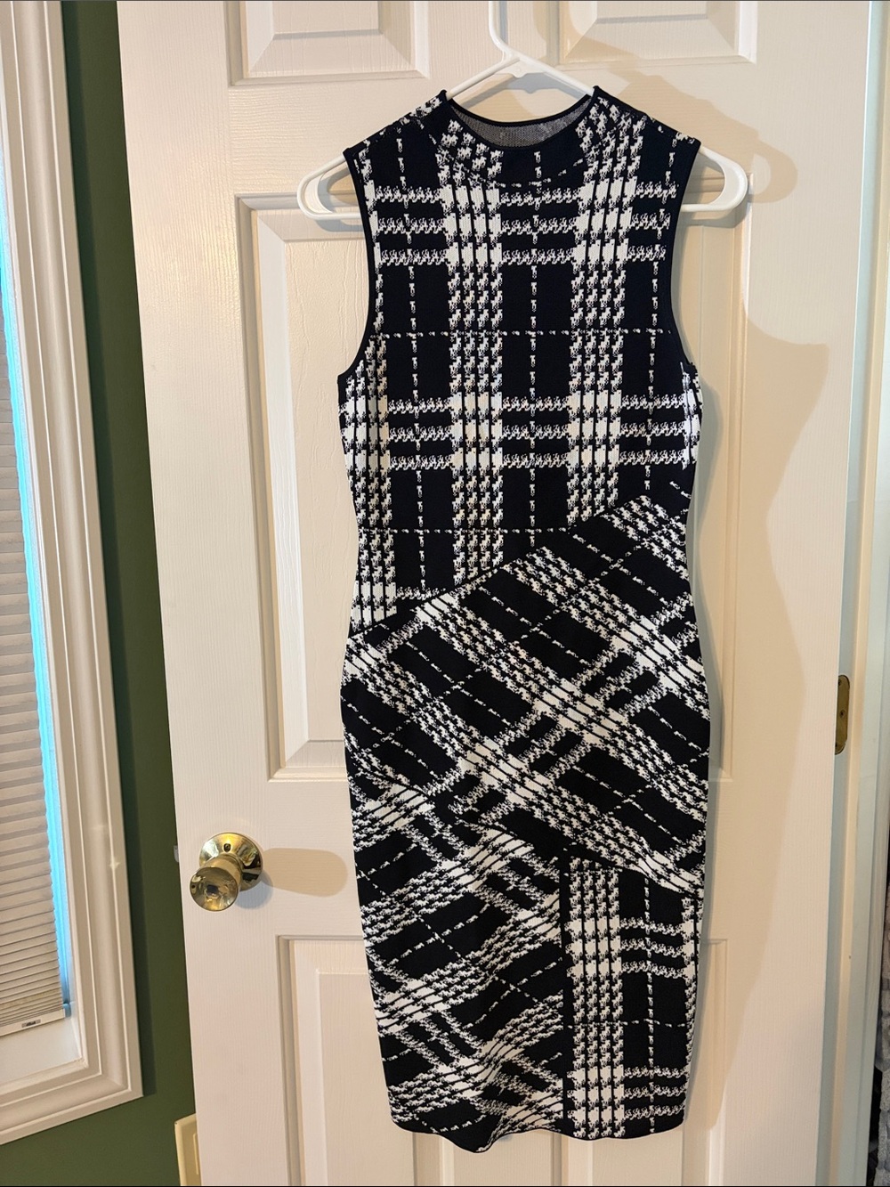 New York & Co Black & White Plaid Sleeveless Sheath Dress